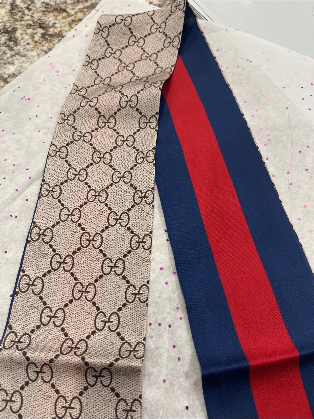 Gucci Blue & Red Striped Silk Tie with Beige GG Monogram - Picture 2 of 4